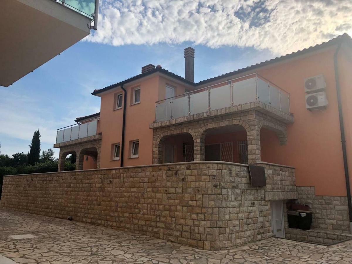 Villa Luka Barbariga Exterior photo